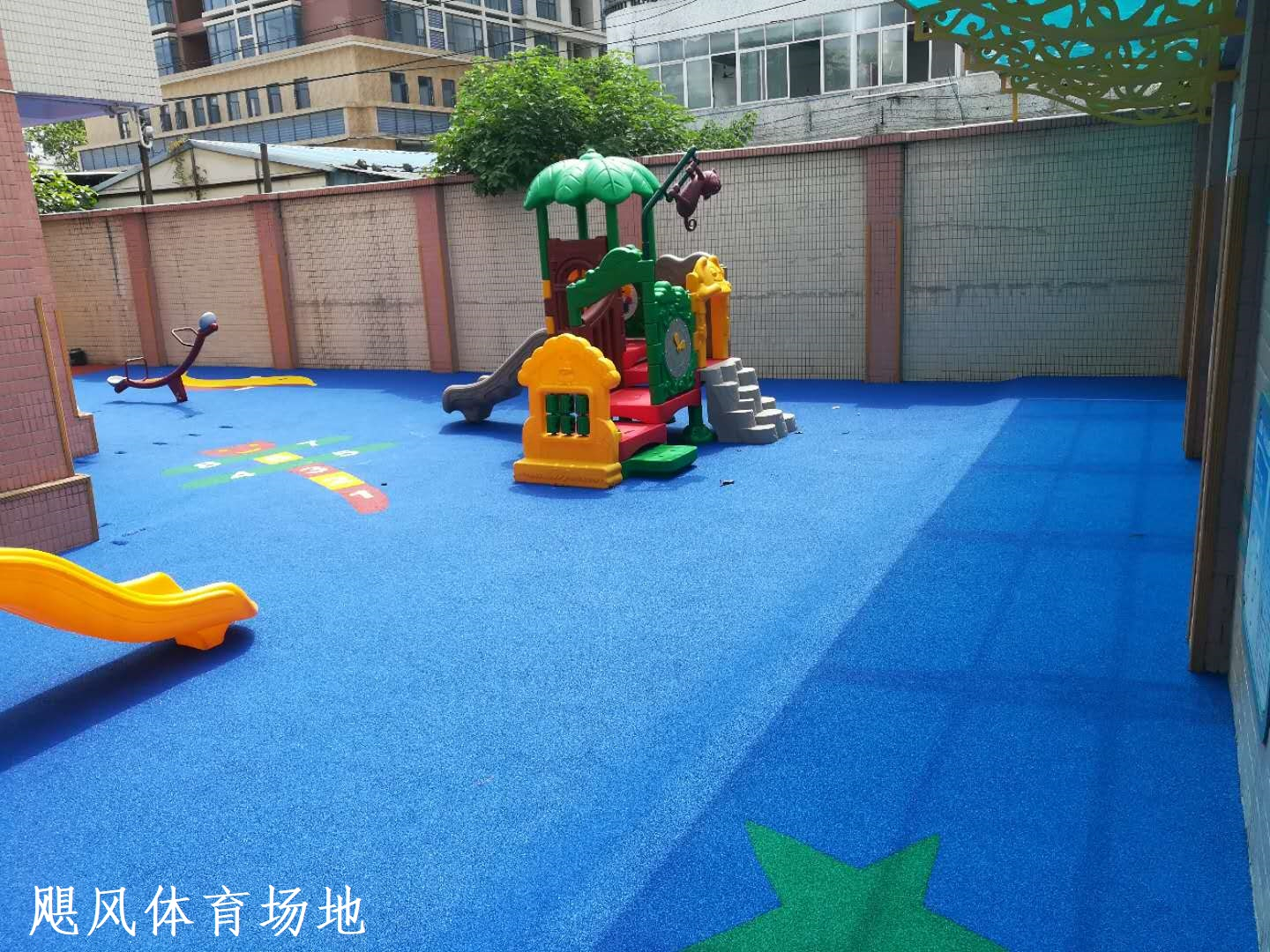 戶外兒童游樂塑膠場地地墊-安全地墊，保護孩子更好的活動